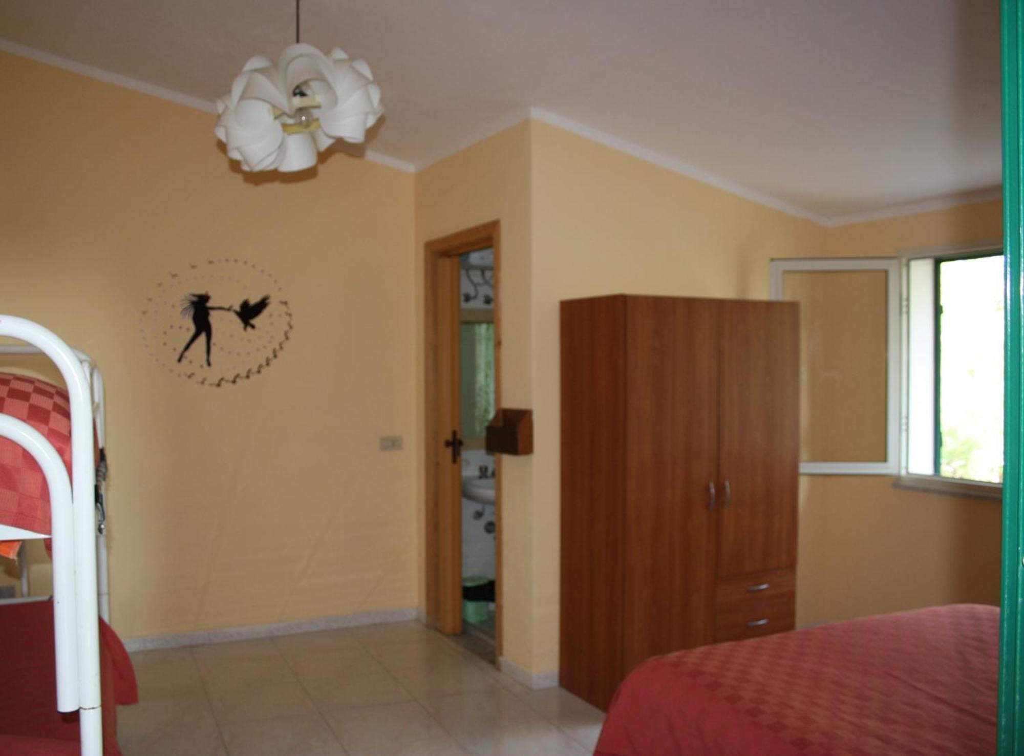 Camere & Case Vacanze Lo Scoglio Castel di Tusa Eksteriør bilde