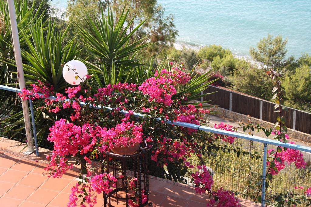 Camere & Case Vacanze Lo Scoglio Castel di Tusa Eksteriør bilde