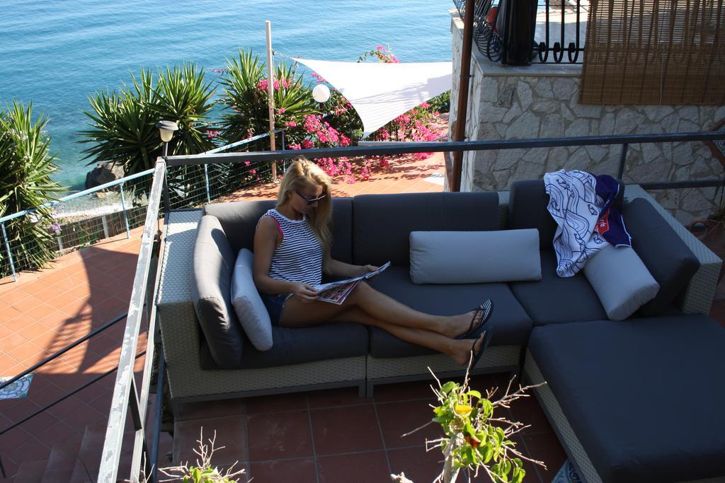 Camere & Case Vacanze Lo Scoglio Castel di Tusa Eksteriør bilde